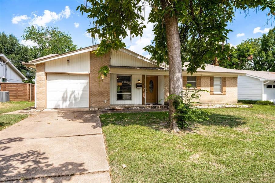 Property photo for 1404 Timberlake Circle, Richardson, TX