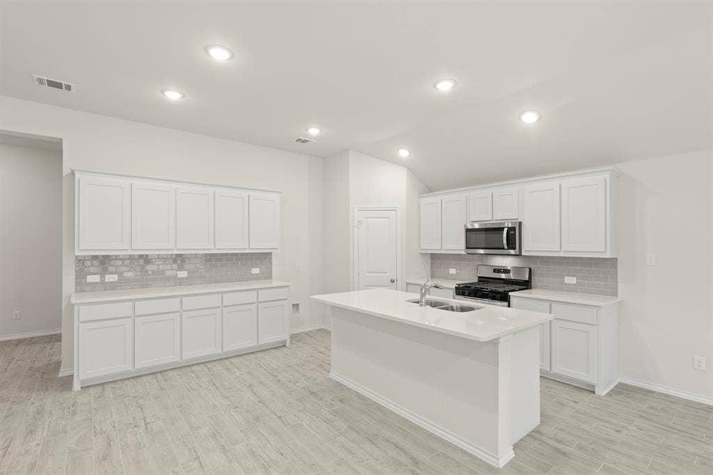 1704 Quapaw Trail, Mesquite, TX 75149 14. 1704 Quapaw - Kitchen (2)