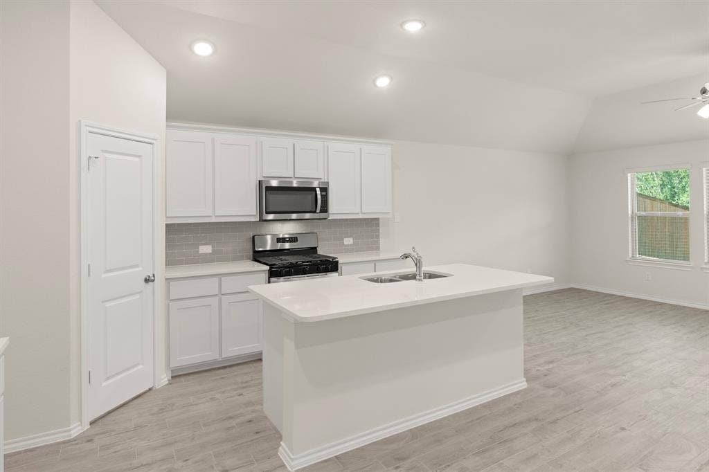 1704 Quapaw Trail, Mesquite, TX 75149 13. 1704 Quapaw - Kitchen (3)