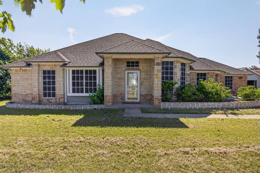 Property photo for 7851 Mavis Avenue, Waxahachie, TX