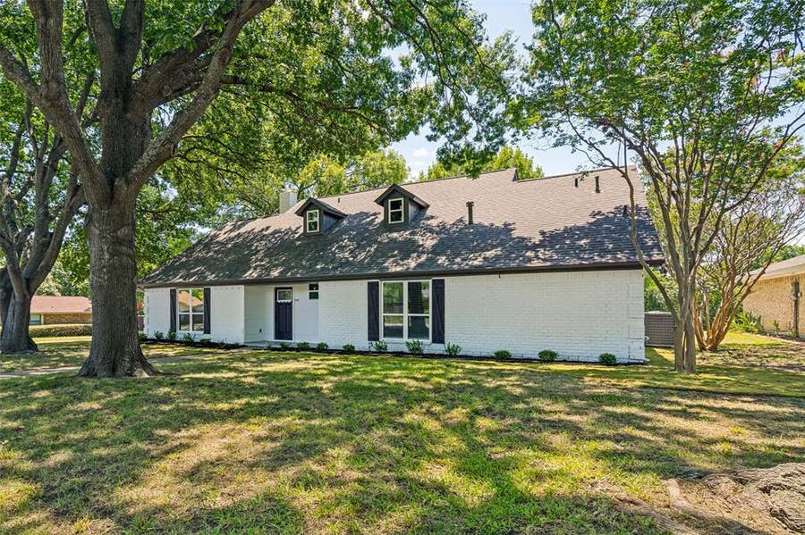 Property photo for 5121 Vera Cruz Drive, Garland, TX