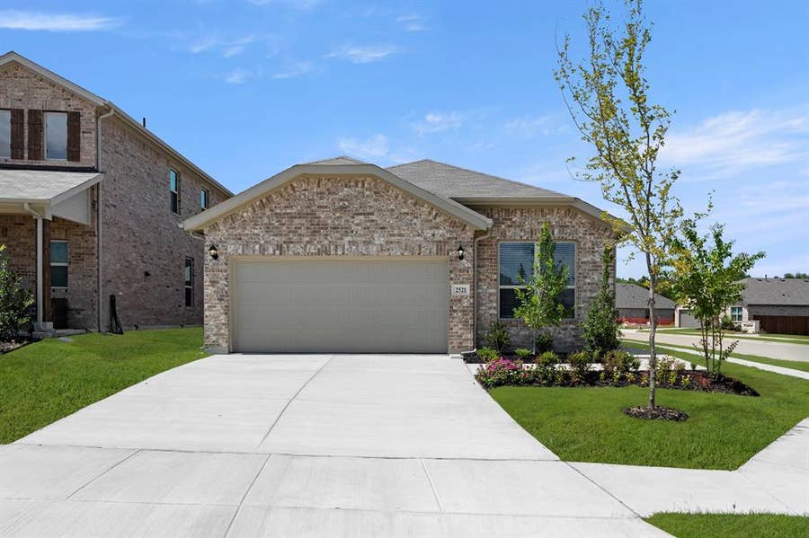 Property photo for 2521 Russell Way, Mesquite, TX