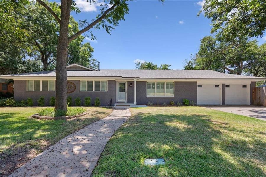 Property photo for 2432 Skyline Drive, Waco, TX