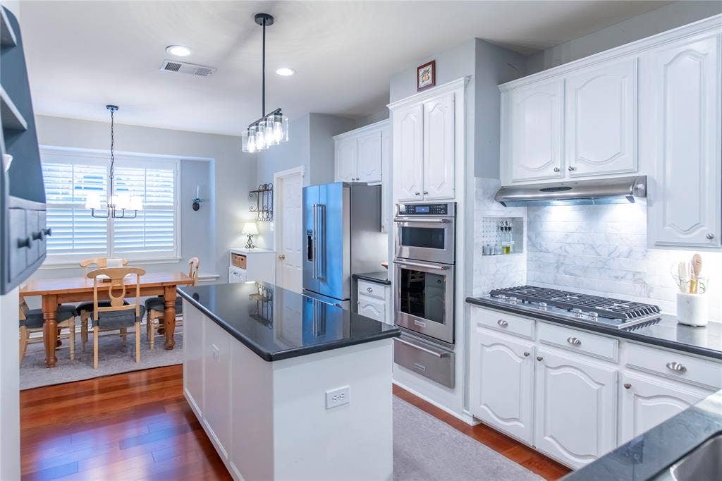 8008 Case Drive, Plano, TX 75025 upgraded kitchen