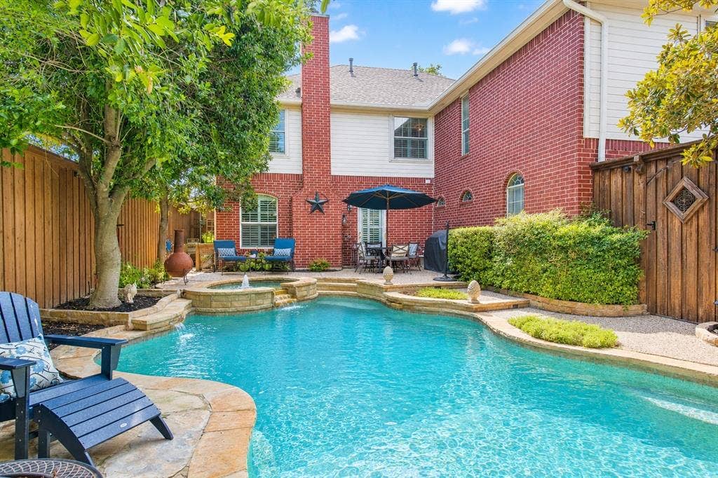 8008 Case Drive, Plano, TX 75025 sparkling pool with private fence