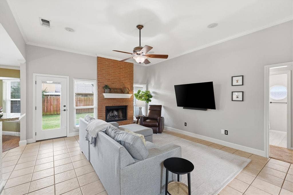 5936 Sundown Drive, Watauga, TX 76148 5936 Sundown Drive, Watauga, TX 76148