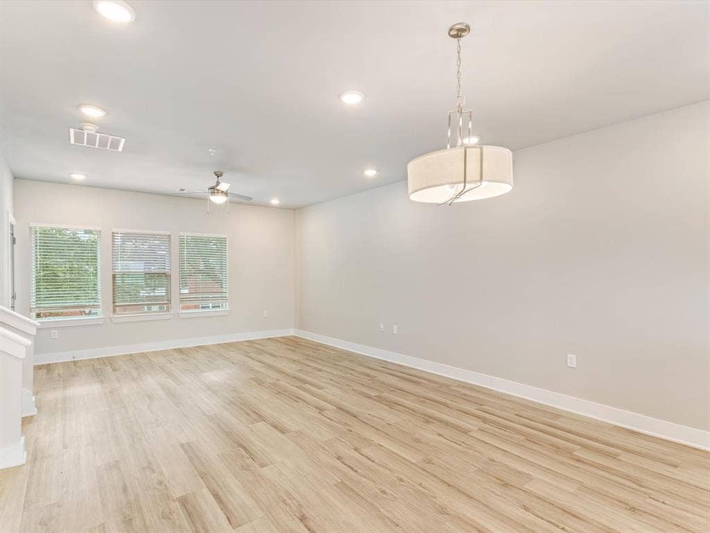 3349 Wynwood Drive, Plano, TX 75074 3349 Wynwood Drive, Plano, TX 75074