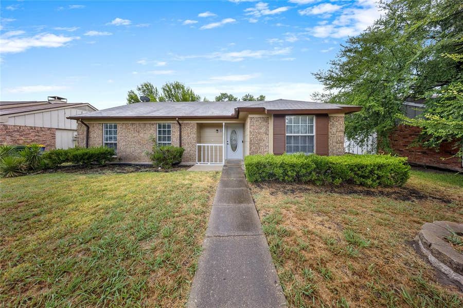 Property photo for 707 Shadybrook, Seagoville, TX