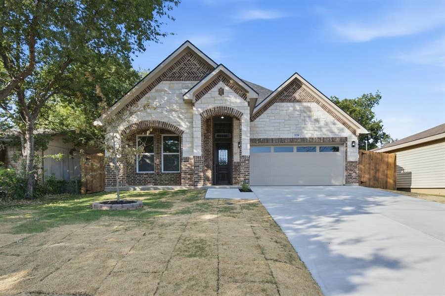 Property photo for 3220 25th Street, Fort Worth, TX