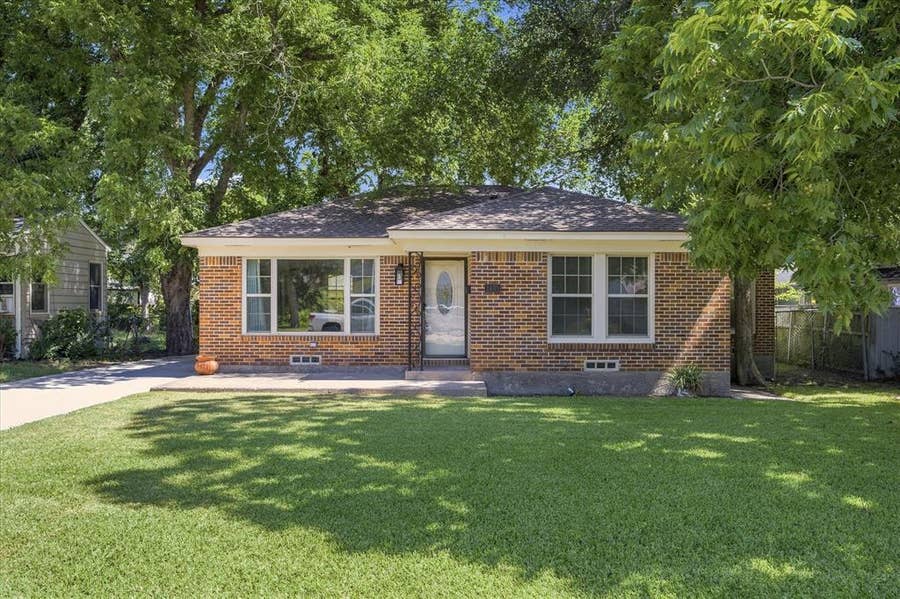 Property photo for 1405 Inwood Boulevard, Garland, TX