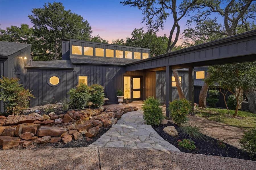 Property photo for 6818 Westover Drive, Granbury, TX