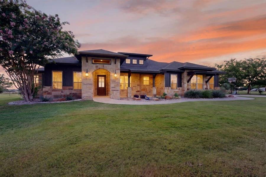Property photo for 10509 County Road 1001, Godley, TX