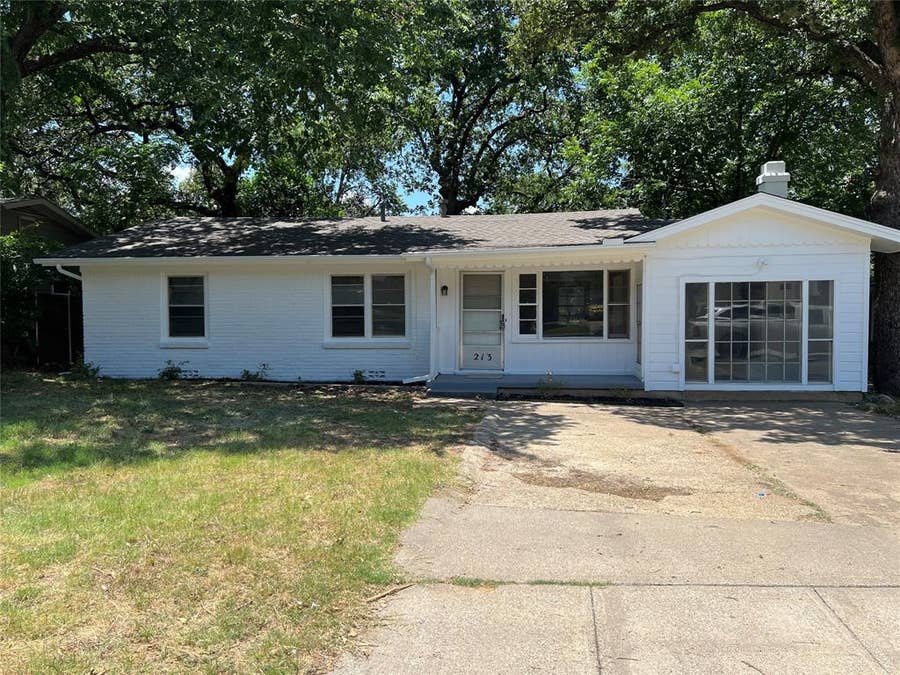 Property photo for 213 Wanda Way, Hurst, TX
