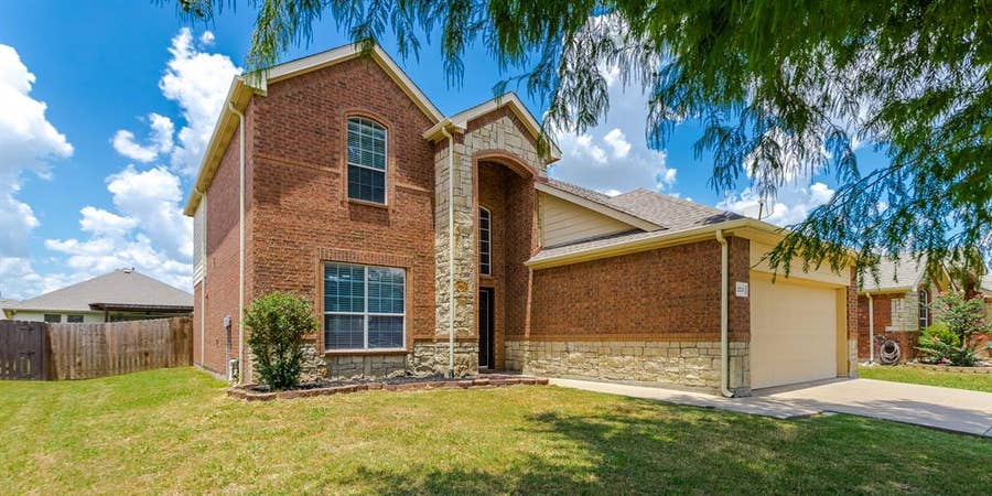 Property photo for 203 Arabian Road, Waxahachie, TX