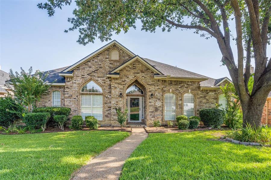 Property photo for 2913 Bellerive Drive, Plano, TX
