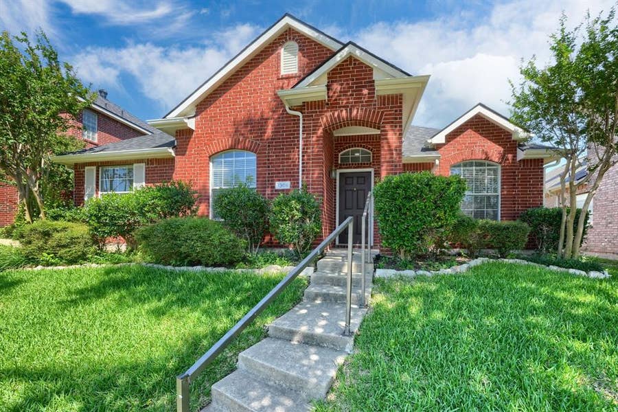 Property photo for 1305 Heather Brook Drive, Allen, TX
