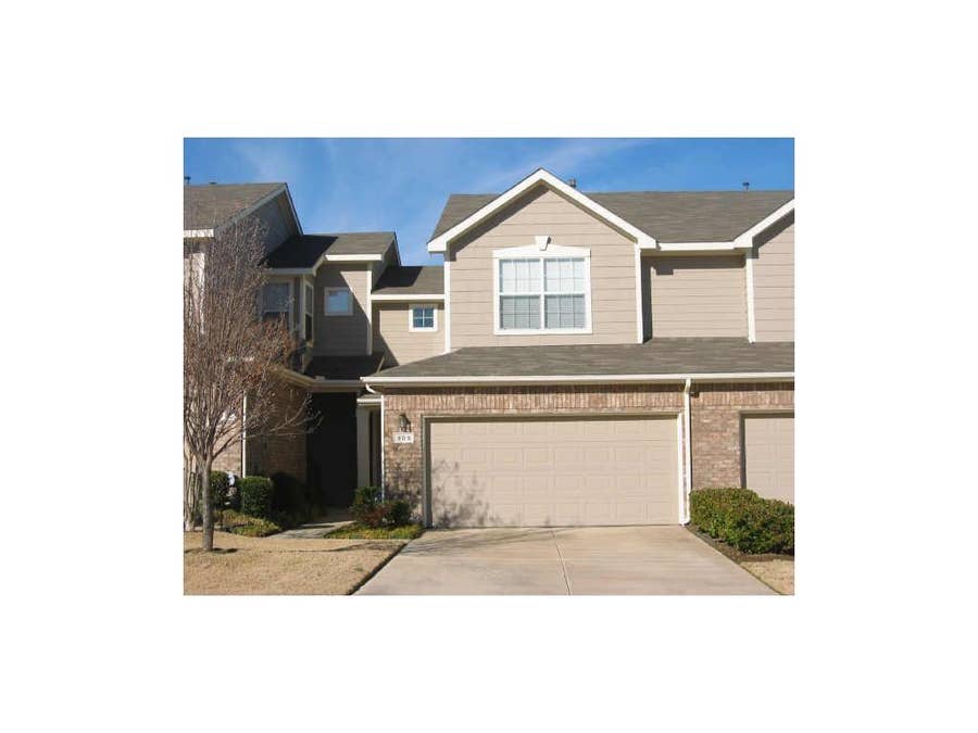 Property photo for 909 Avondale Lane, Plano, TX