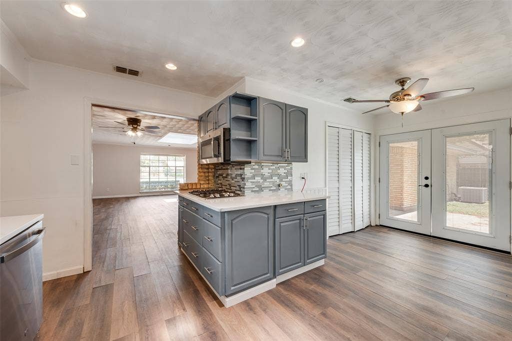 Large kitchen