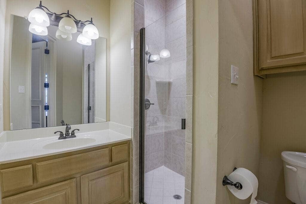 1320 N Creek Circle, Waxahachie, TX 75165 1320 N Creek Circle, Waxahachie, TX 75165