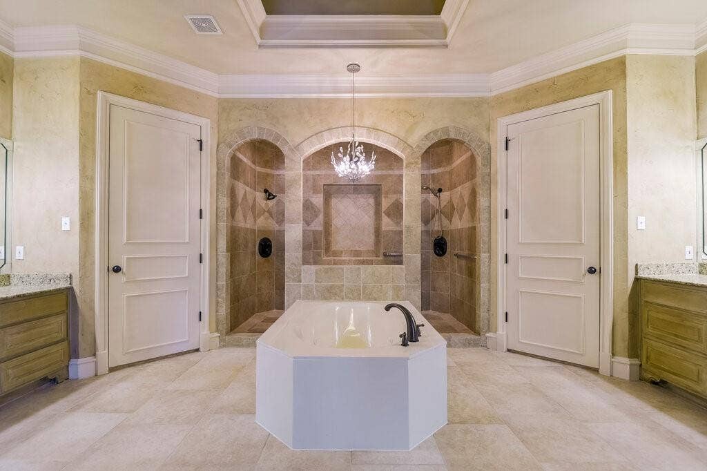 1320 N Creek Circle, Waxahachie, TX 75165 1320 N Creek Circle, Waxahachie, TX 75165