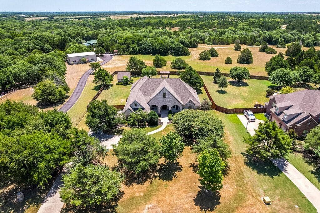 1320 N Creek Circle, Waxahachie, TX 75165 1320 N Creek Circle, Waxahachie, TX 75165