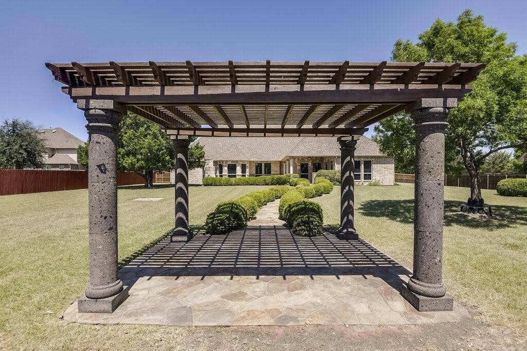 1320 N Creek Circle, Waxahachie, TX 75165 1320 N Creek Circle, Waxahachie, TX 75165