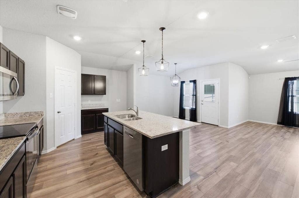 7009 Llano Drive, China Spring, TX 76633 7009 Llano Drive, China Spring, TX 76633