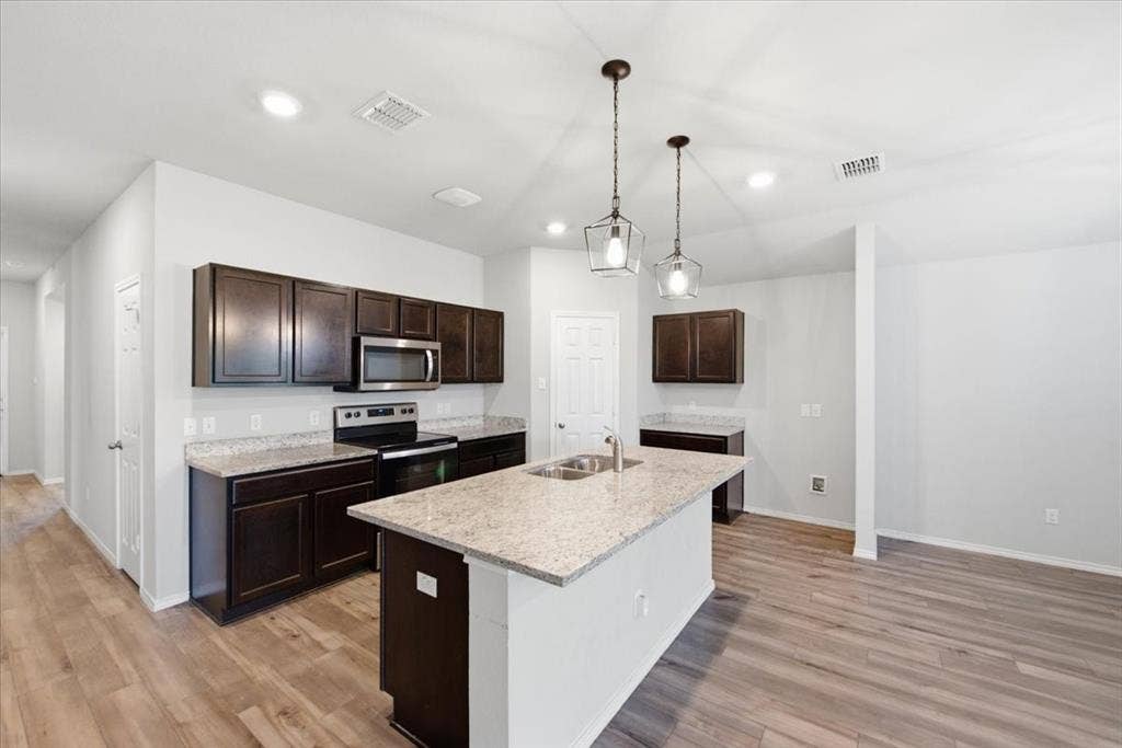 7009 Llano Drive, China Spring, TX 76633 7009 Llano Drive, China Spring, TX 76633