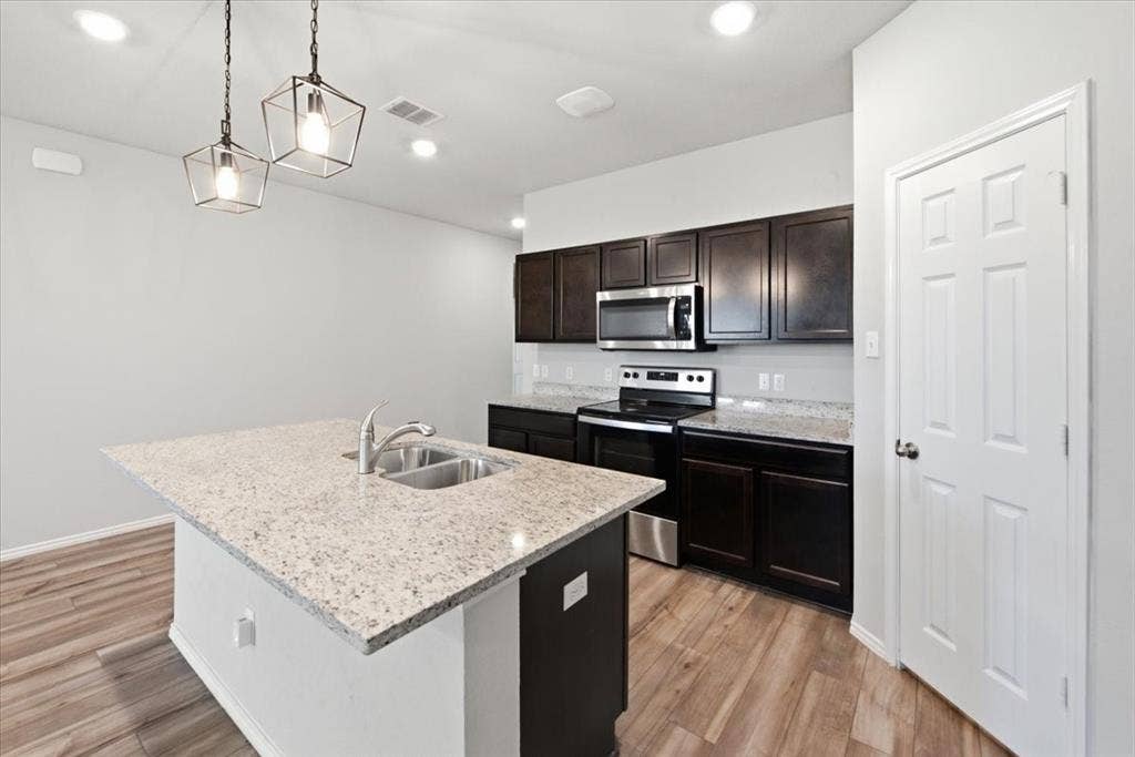 7009 Llano Drive, China Spring, TX 76633 7009 Llano Drive, China Spring, TX 76633