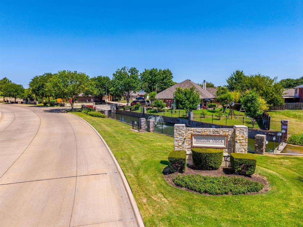 613 Cessna Court, Saginaw, TX 76179 Welcome to Willow Vista Estates