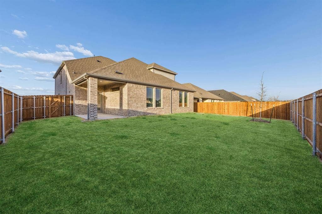 1860 Balfour Bend, Forney, TX 75126 Covered Patio in the Wimbledon home plan by Trophy Signature Homes – REPRESENTATIVE PHOTO