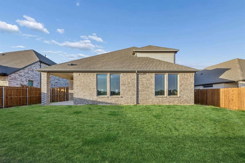 1860 Balfour Bend, Forney, TX 75126 Covered Patio in the Wimbledon home plan by Trophy Signature Homes – REPRESENTATIVE PHOTO