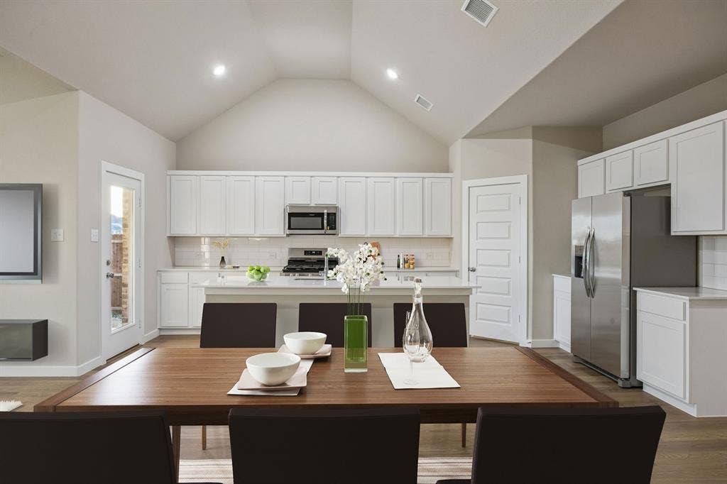 1860 Balfour Bend, Forney, TX 75126 Kitchen in the Wimbledon home plan by Trophy Signature Homes – REPRESENTATIVE PHOTO