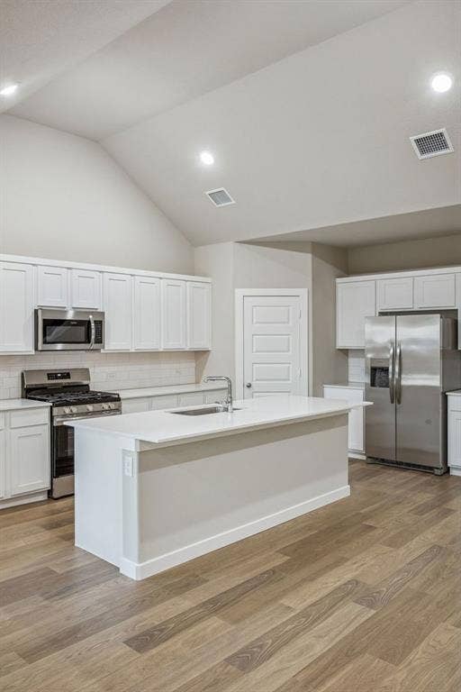1860 Balfour Bend, Forney, TX 75126 Kitchen in the Wimbledon home plan by Trophy Signature Homes – REPRESENTATIVE PHOTO