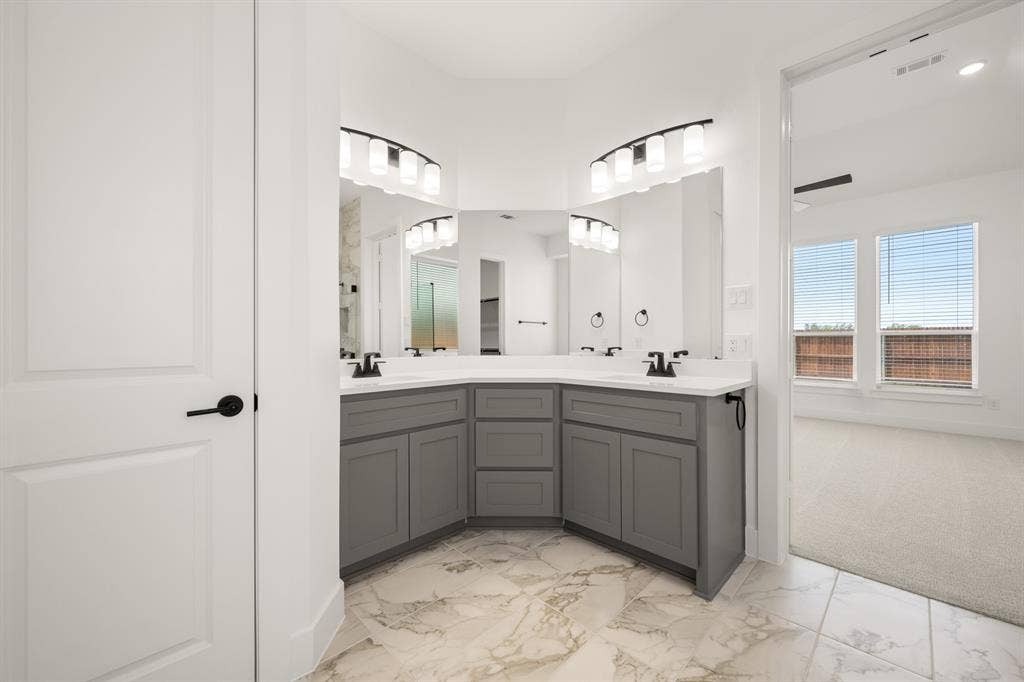 1110 Cowbird Way, Mansfield, TX 76063 1110 Alyssa- Primary Suite-4