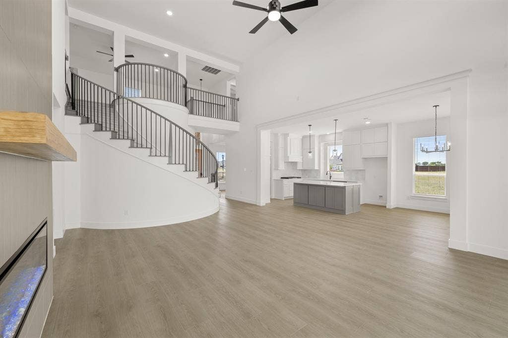 1110 Cowbird Way, Mansfield, TX 76063 1110 Cowbird- Liivng Room-2