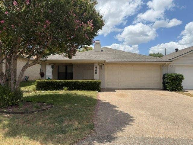 Property photo for 1200 CHapel View Drive, Waco, TX