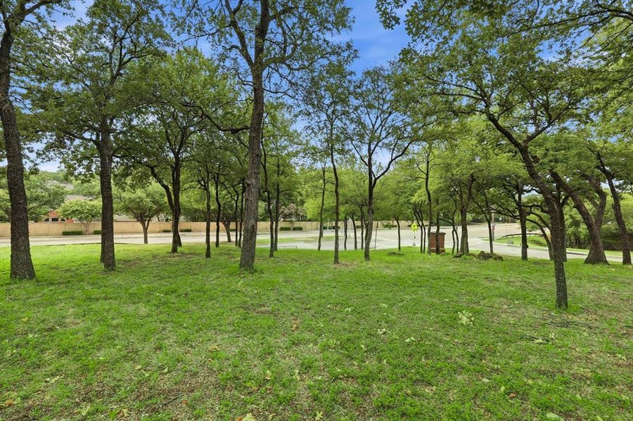 Property photo for 6616 Glenhope Circle N, Colleyville, TX