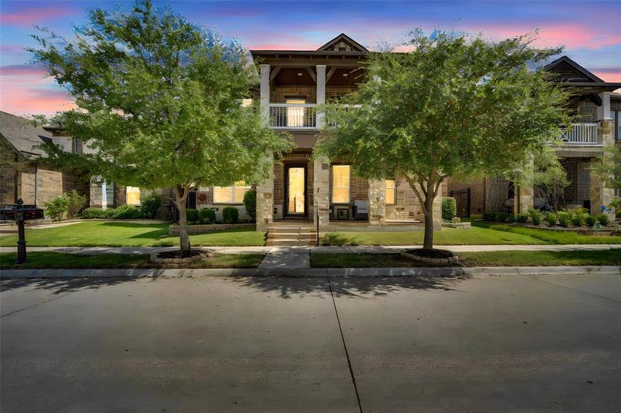 Property photo for 1501 Birds Fort Trail, Arlington, TX