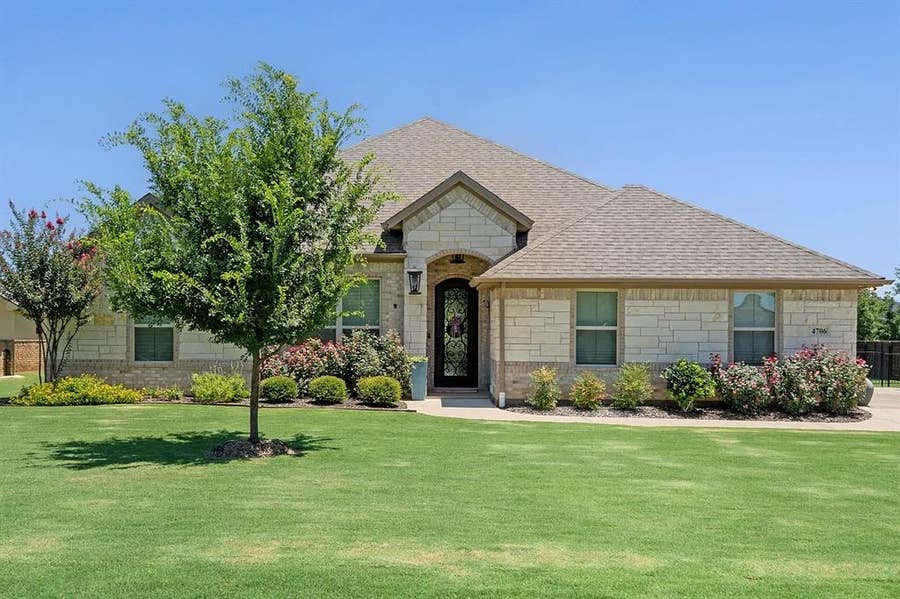 Property photo for 4706 W Wedgefield Road, Granbury, TX