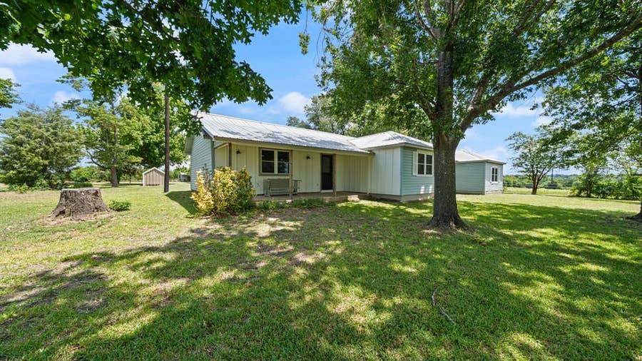 Property photo for 1053 Vz County Road 4206, Athens, TX