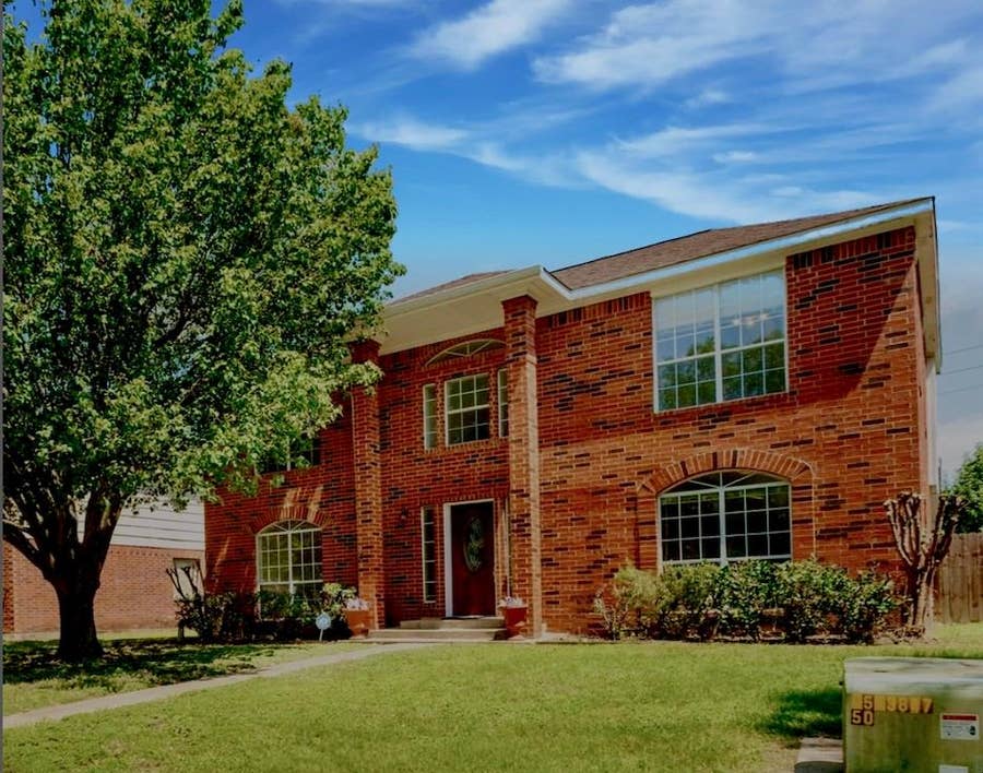 Property photo for 811 Valleycreek Road, Mesquite, TX