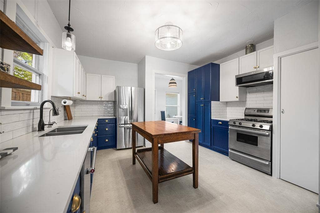 832 N Winnetka Avenue, Dallas, TX 75208 832 N Winnetka Avenue, Dallas, TX 75208