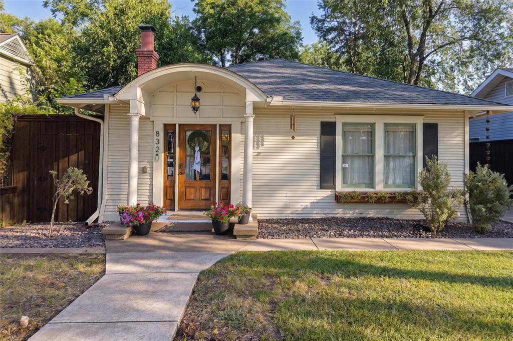 832 N Winnetka Avenue, Dallas, TX 75208 832 N Winnetka Avenue, Dallas, TX 75208