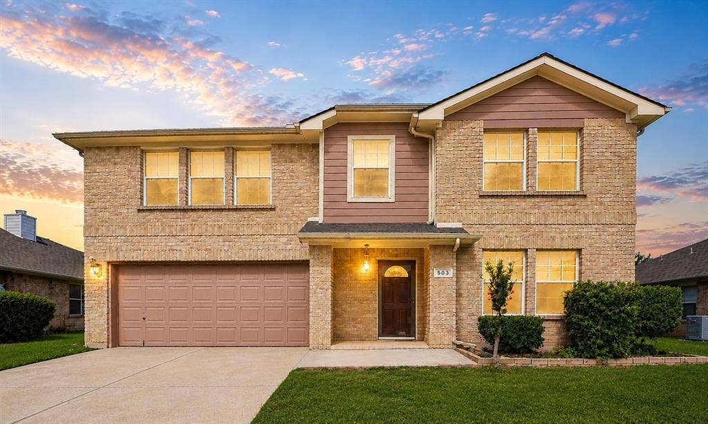 503 Angela Lane, Euless, TX 76039 Welcome Home! Digitally enhanced lighting