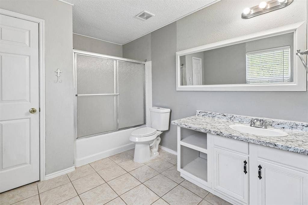 503 Angela Lane, Euless, TX 76039 Primary Bathroom -Ensuite