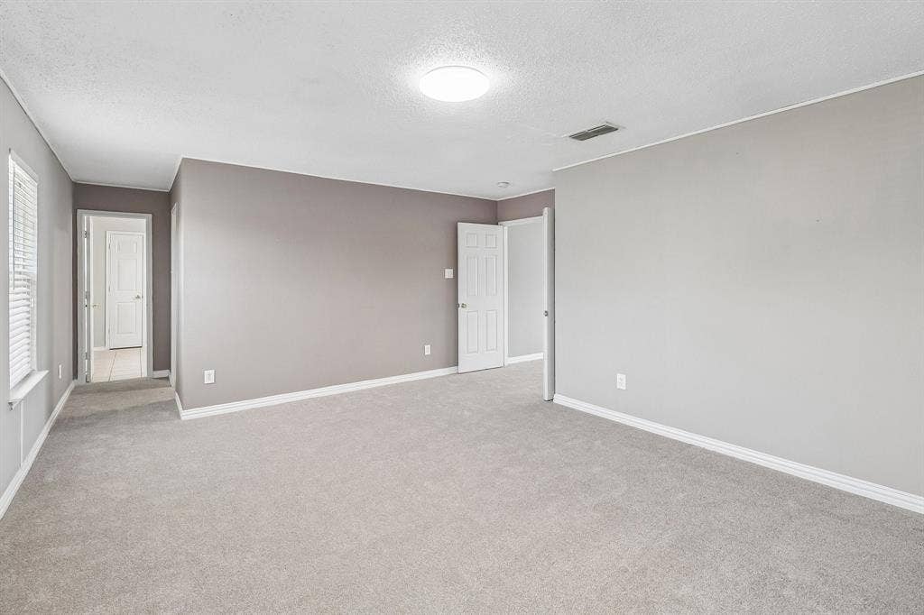 503 Angela Lane, Euless, TX 76039 Primary Bedroom Suite