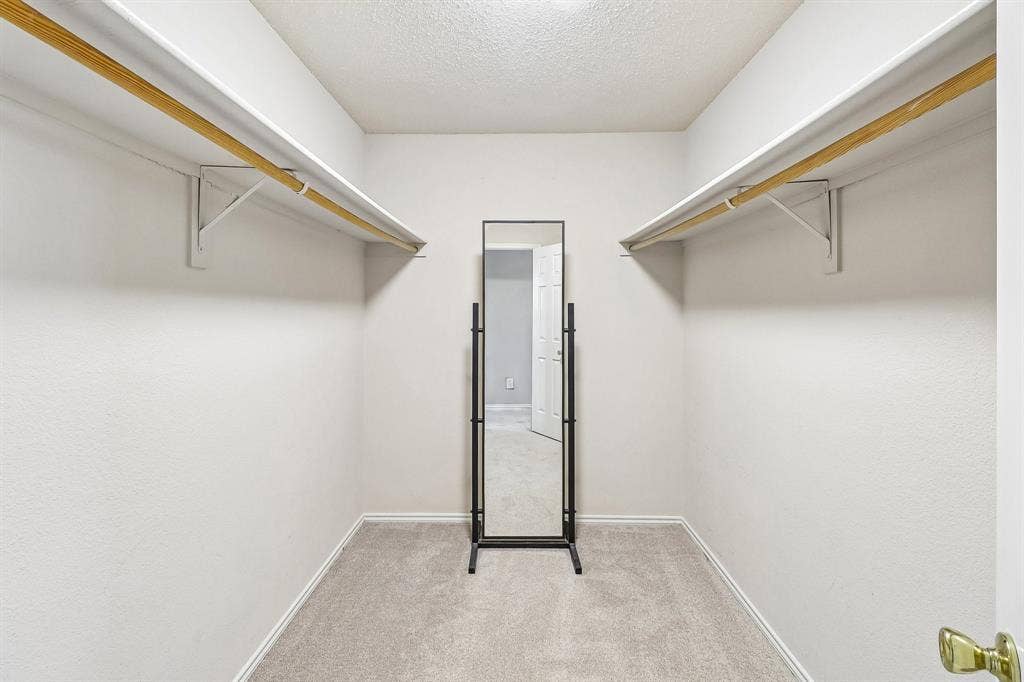 503 Angela Lane, Euless, TX 76039 Primary Closet