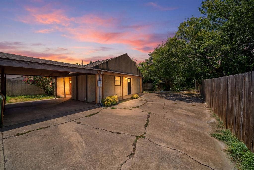 420 S Las Vegas Trail, White Settlement, TX 76108 420 S Las Vegas Trail, White Settlement, TX 76108
