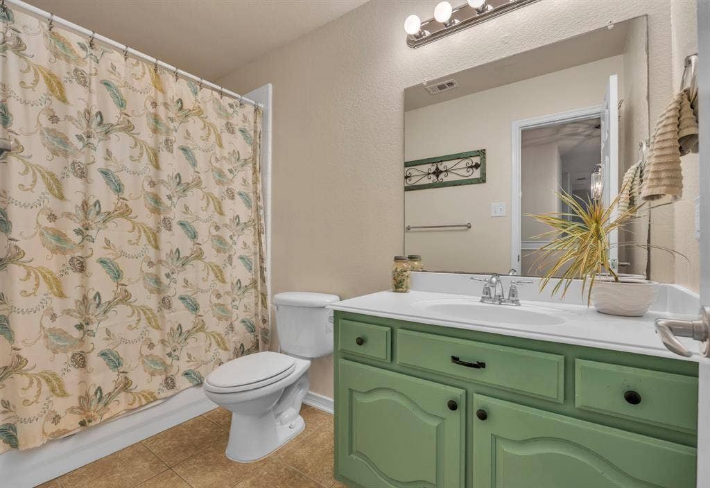 1201 Destiny Court, Wylie, TX 75098 Updated upstairs bathroom